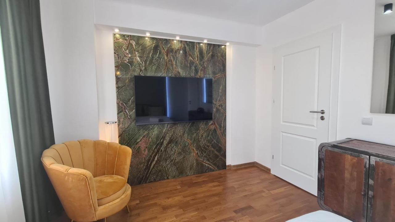 Main Square 5 Star Luxury Apartment With View 克卢日-纳波卡 外观 照片