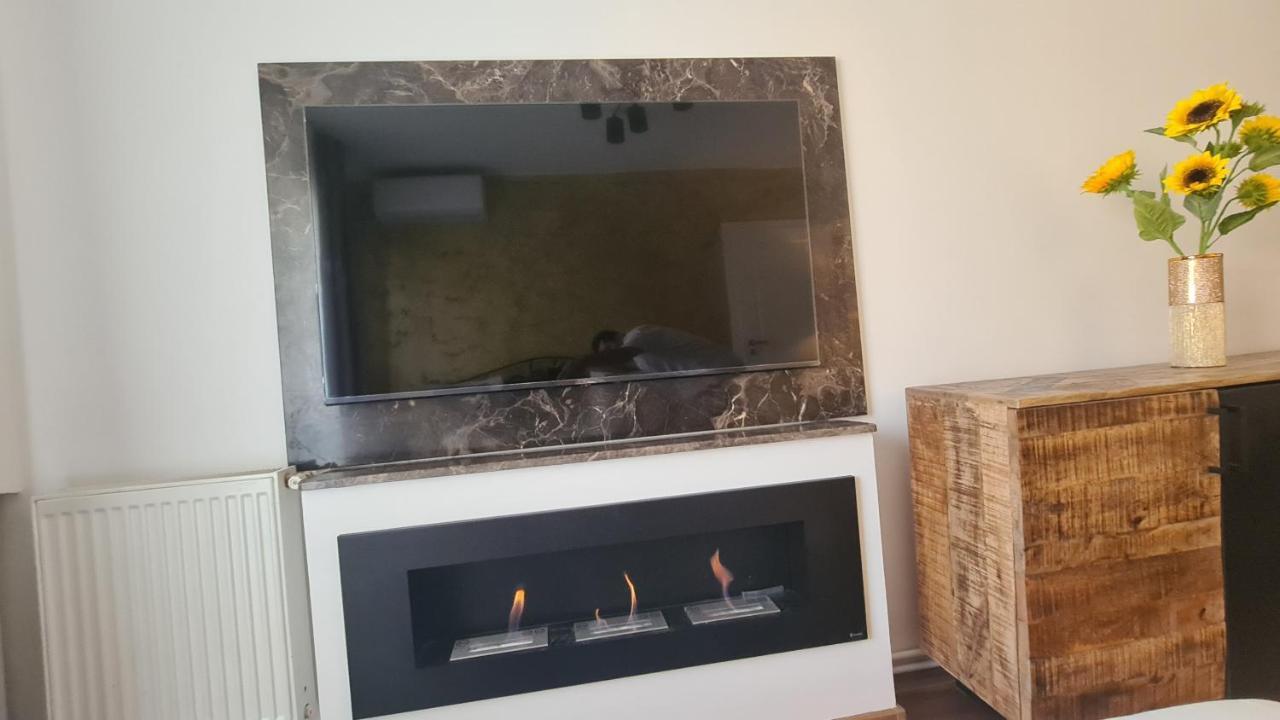Main Square 5 Star Luxury Apartment With View 克卢日-纳波卡 外观 照片
