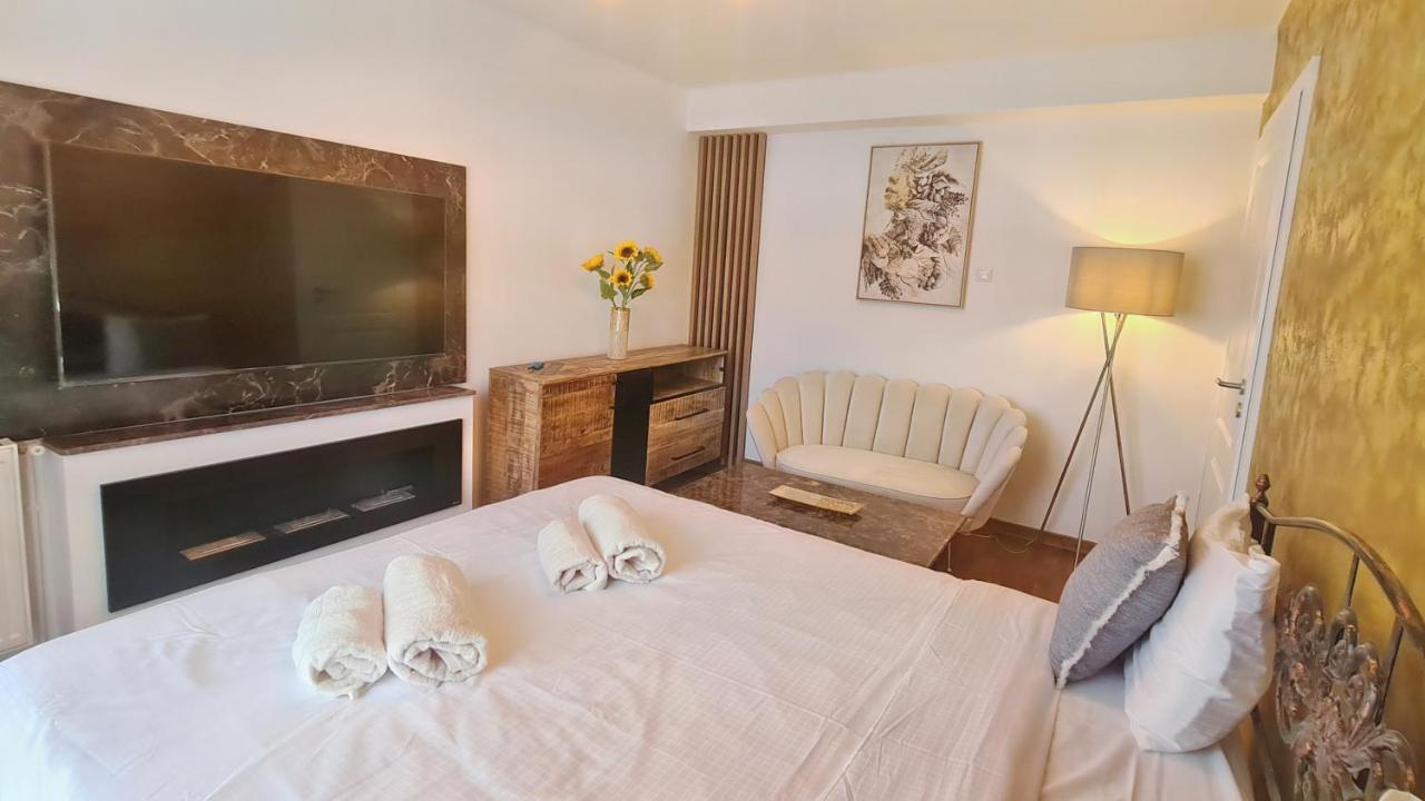 Main Square 5 Star Luxury Apartment With View 克卢日-纳波卡 外观 照片